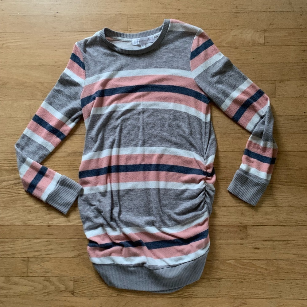 Lightweight soft women’s sweater size medium by Two Beautiful Maternity